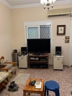 (Προς Ενοικίαση) Κατοικία Οροφοδιαμέρισμα || Πειραιάς/Άγιος Ι. Ρέντη - 45 τ.μ, 1 Υ/Δ, 400€ 