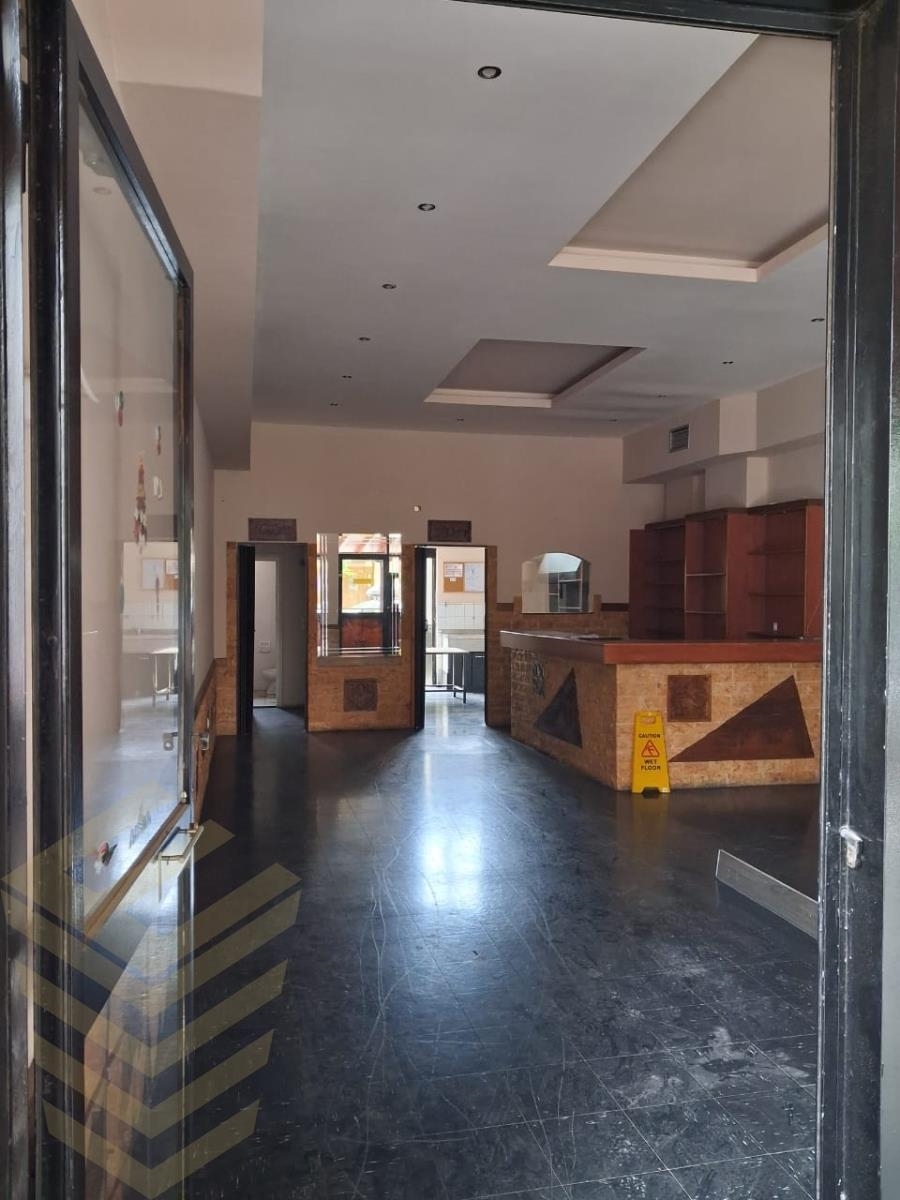 (Προς Πώληση) Επαγγελματικός Χώρος Κατάστημα || Πειραιάς/Πειραιάς - 77 τ.μ, 120.000€ 