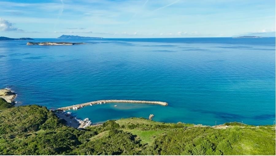 (Zum Verkauf) Nutzbares Land Ackerland || Corfu (Kerkira)/Esperies - 13.871 m², 900.000€ 